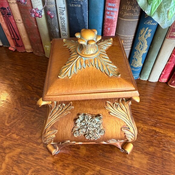 Large Vintage Ornate Heavy Trinket Box - Picture 4 of 16